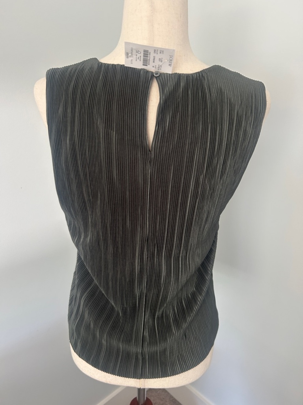 J. Crew Olive Green Pleated Sleeveless Tank Top - Picture 3 of 10